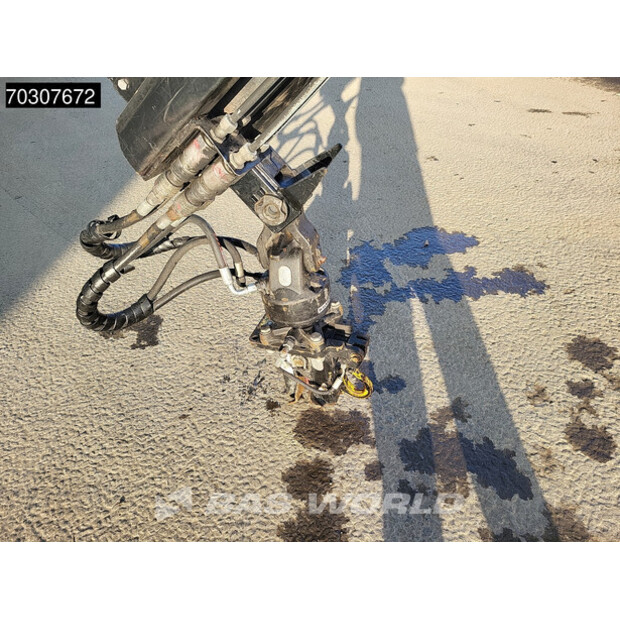 2017 رينو C380-44945970