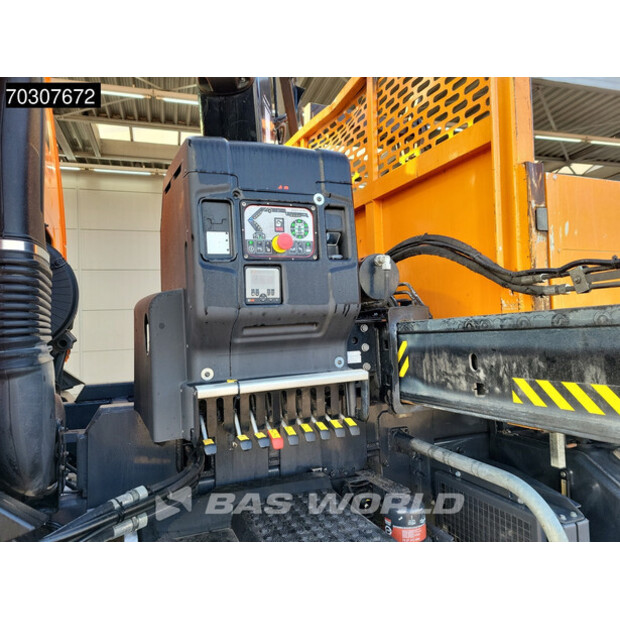 2017 رينو C380-44945973