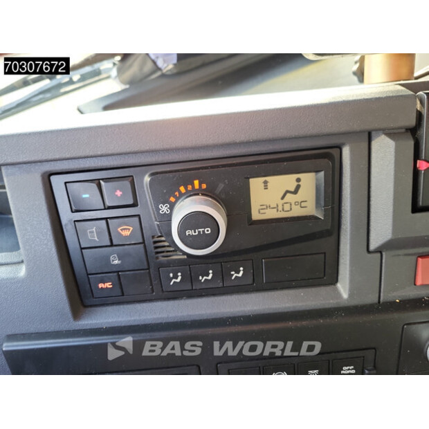 2017 رينو C380-44945979