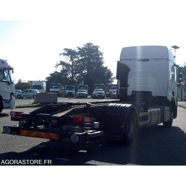 2017 Renault T-44963328