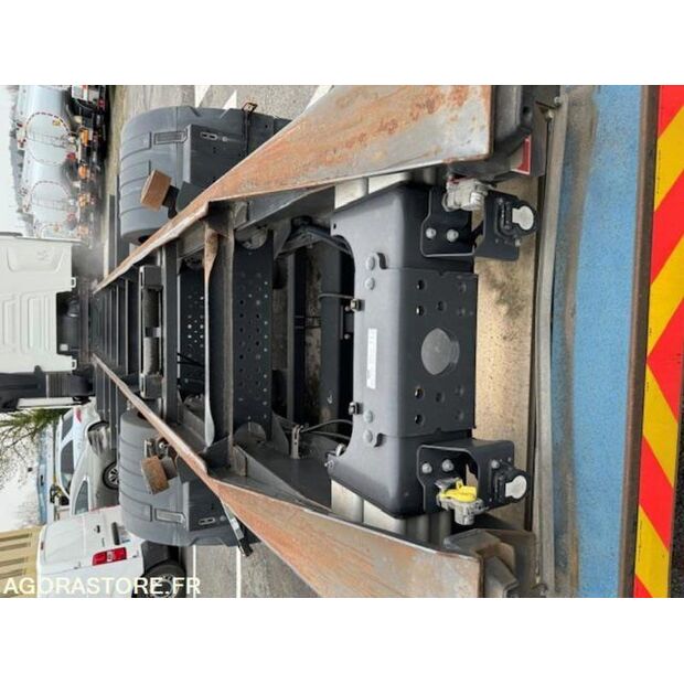 2017 Renault T-44963331