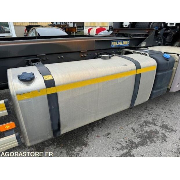 2017 Renault T-44963333