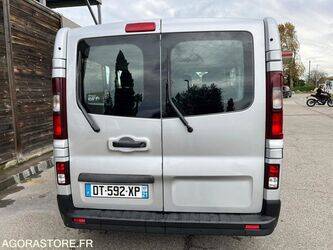 2015-renault-trafic-1405256-44963432