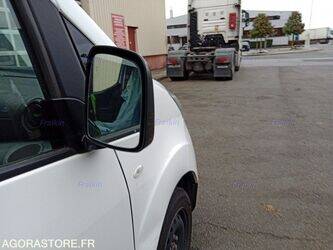 2019-nissan-nv200-1405259-44963470