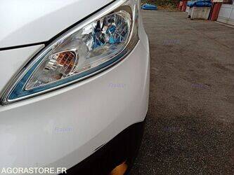 2019-nissan-nv200-1405259-44963472