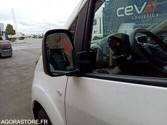 2019-nissan-nv200-1405259-44963480