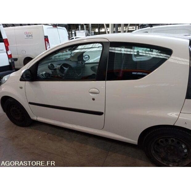 2011 Citroen C1-44963539