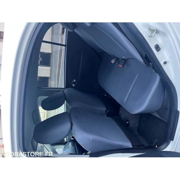 2016 Peugeot ION-44963551