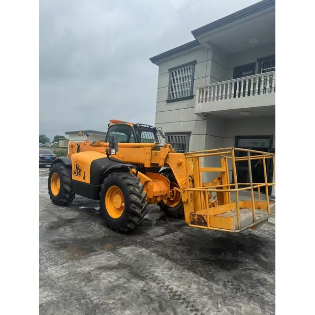 2021 JCB 535-95-44964004