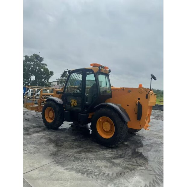 2021 JCB 535-95-44964006