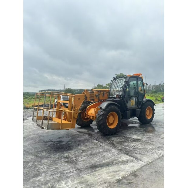 2021 JCB 535-95-44964014
