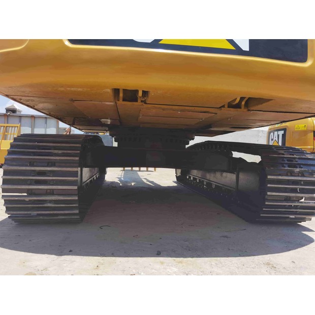 2022 Caterpillar 330D-44965367