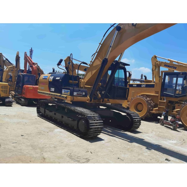 2022 Caterpillar 330D-44965369