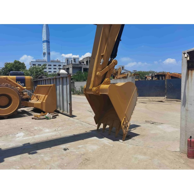 2022 Caterpillar 330D-44965373