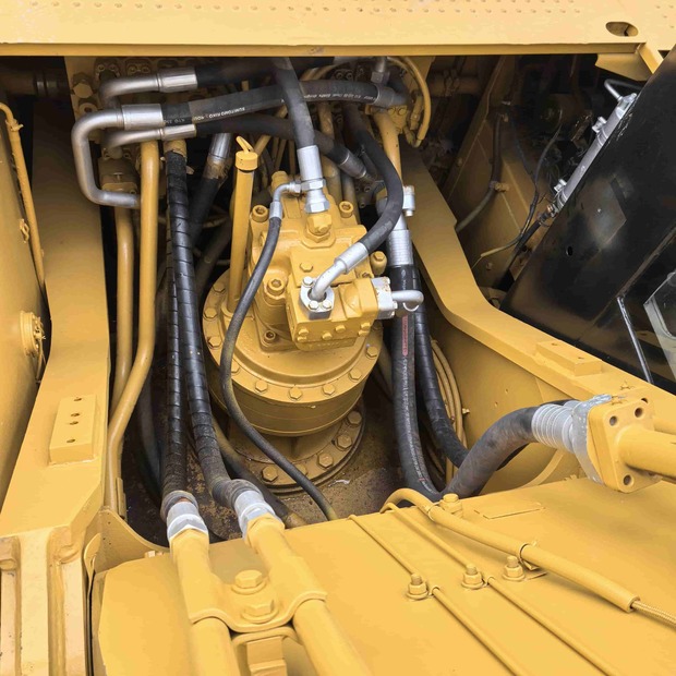 2022 Caterpillar 330D2L-44965391