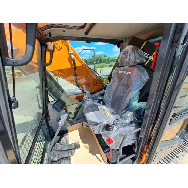 2025 ديفيلون DX225LC-7M-44965682