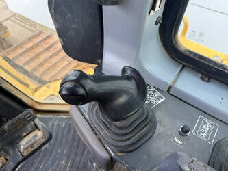 2010-komatsu-d65wx-16-1405357-44965909