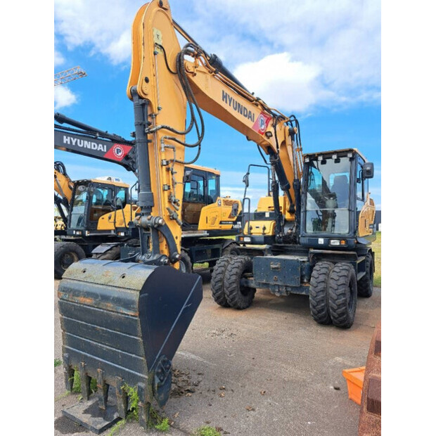 2016 هيونداي HW 140-44966097