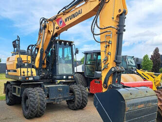 2016-hyundai-hw-140-44966098