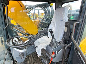 2016-hyundai-hw-160-44966128