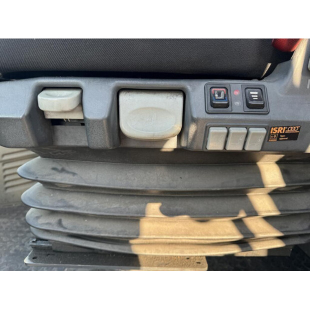 2019 SMV 16-1200C-44966191