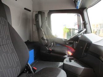 2022-mercedes-benz-arocs-3348-1405402-44966935