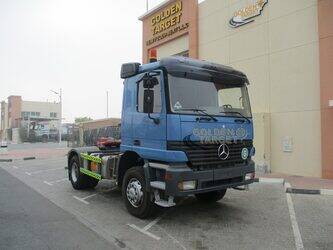 صورة ل رؤوس شاحنات 1999 مرسيدس بنز Actros 1840