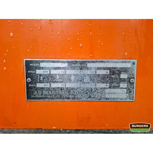 2011 جيه ال جي 600AJ-44968522