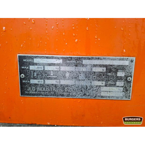 2011 جيه ال جي 600AJ-44968526