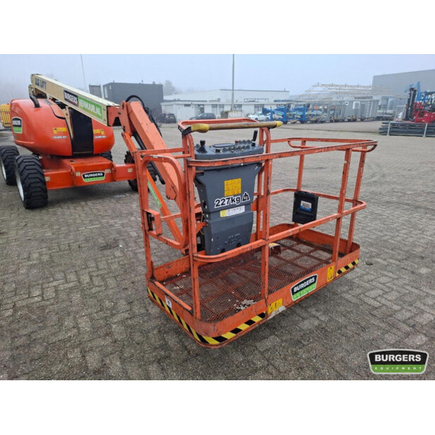 2011 جيه ال جي 600AJ-44968534