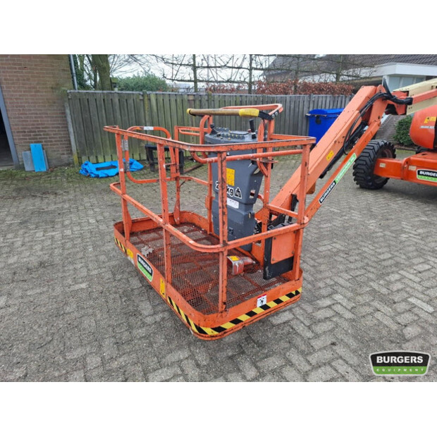 2011 جيه ال جي 600AJ-44968536