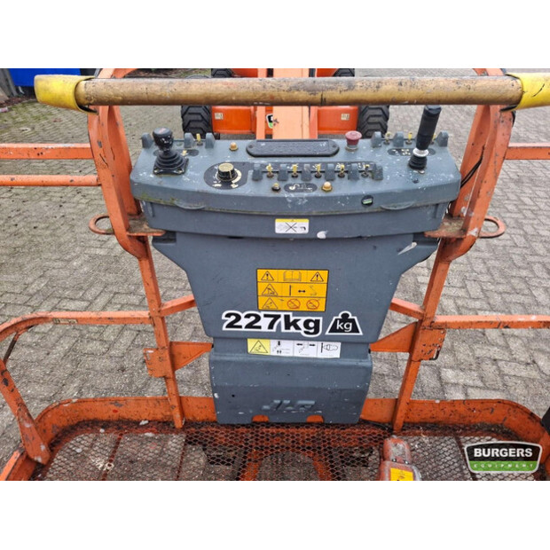 2011 جيه ال جي 600AJ-44968541