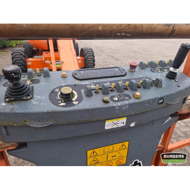 2011 جيه ال جي 600AJ-44968543