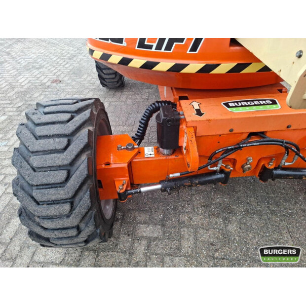 2011 جيه ال جي 600AJ-44968546