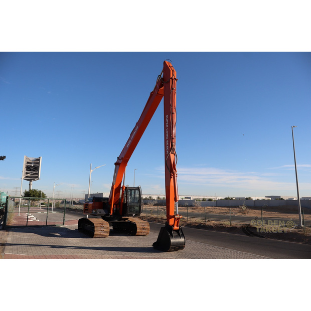 2025 Hitachi EX215LC-44969398