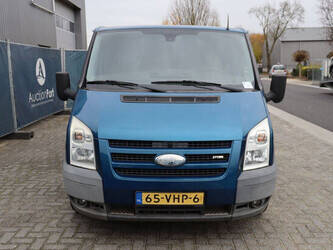 ford-transit-1405584-44969559