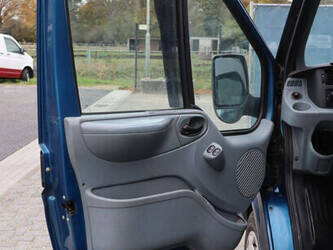 ford-transit-1405584-44969584