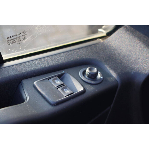 2020 Renault Trafic-44969804