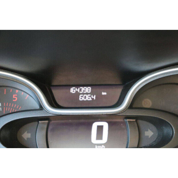 2020 Renault Trafic-44969815