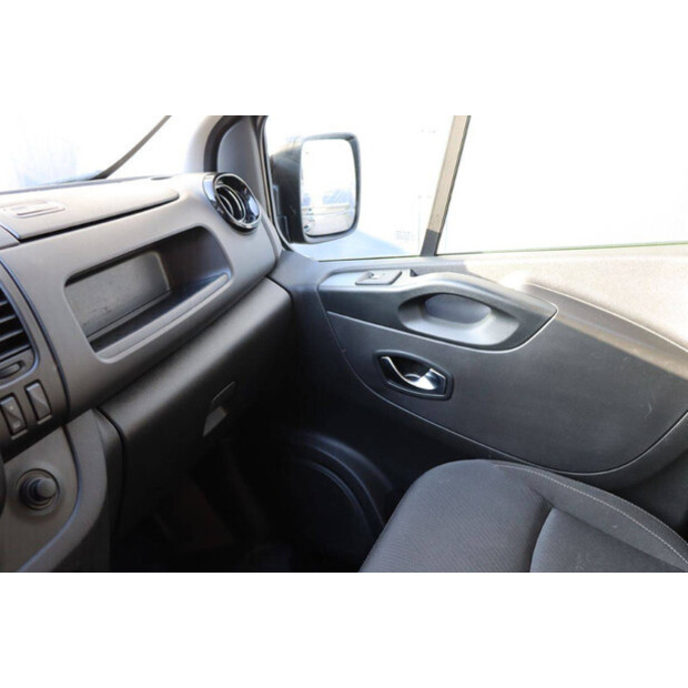 2020 Renault Trafic-44969816