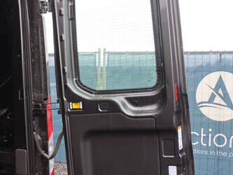 2023-ford-transit-1405599-44970136