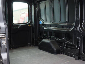 2023-ford-transit-1405599-44970143