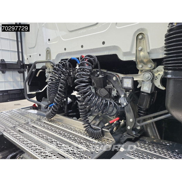 2025 Mercedes-Benz Actros 1848-44971039