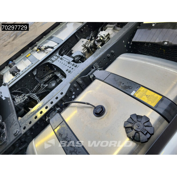 2025 Mercedes-Benz Actros 1848-44971041