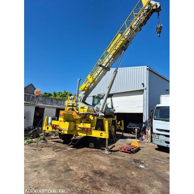 1990 جروف AT-44985830