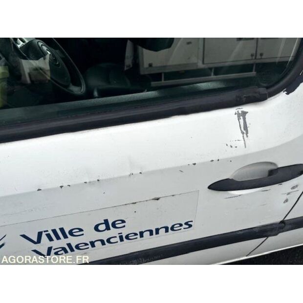 2011 رينو Kangoo-44985902