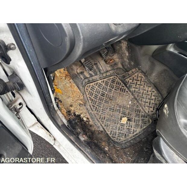 2011 رينو Kangoo-44985908