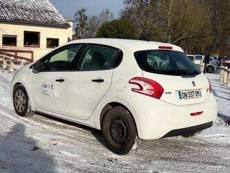 2015-peugeot-208-1405834-44986005