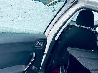 2015-peugeot-208-1405834-44986009