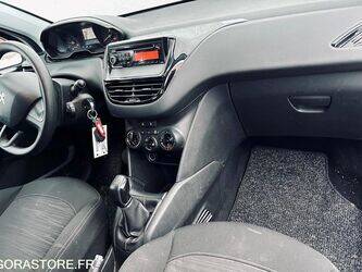2015-peugeot-208-1405834-44986013